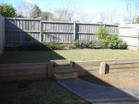 Three bedroom townhouse in Timbarra Estate. - Photo 3