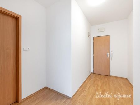 Pronájem bytuRenting an apartment 2+kk, 44 m2 - Fotografie 2