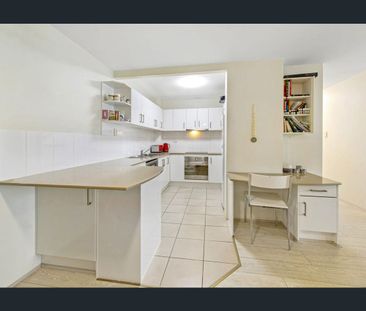 Partial Furnished Two Bedroom Unit in Stunning Position - Walk to T... - Photo 5