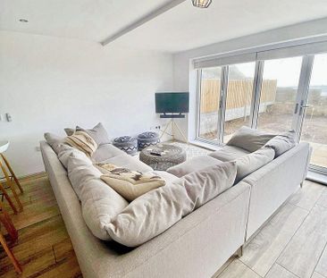 3 bedroom end of terrace house to rent - Photo 3