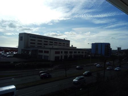 2 bedroom flat to rent - Photo 5
