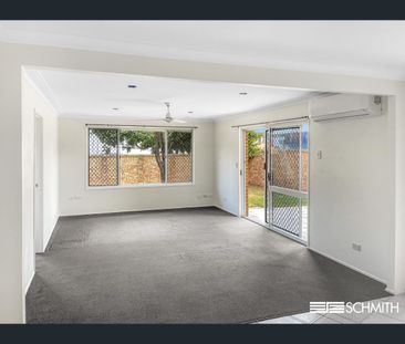 29 Alec Avenue, Mermaid Waters, Qld 4218 - Photo 5