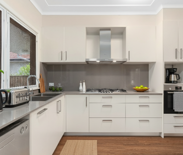 12 Catherine Street, St Ives NSW 2075 - House For Rent | Domain - Photo 6