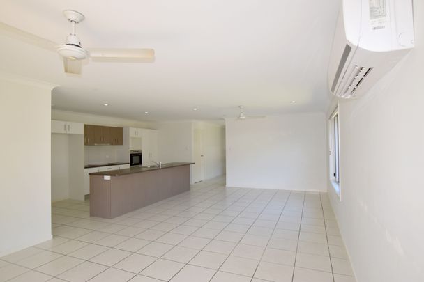 SPACIOUS MODERN FAMILY HOME - Photo 1