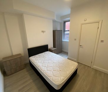 Room in a Shared House, Ampthill Road, L17 - Photo 1