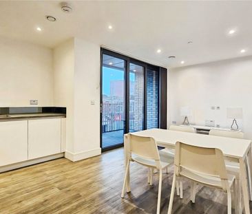 Fairfield Avenue, Staines-upon-Thames, Surrey, TW18 4JH - Photo 3