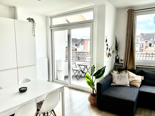 Ruim 1-slaapkamer appartement met terras in Zurenborg - Foto 1