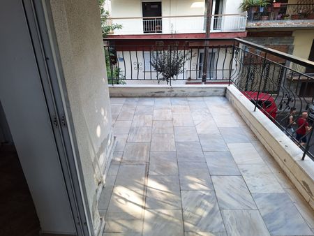 Studio/Γκαρσονιέρα για ενοικίαση Κέντρο (Νεάπολη) - Φωτογραφία 2
