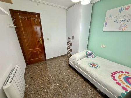 Piso de alquiler en Carrer de Montellano, San Ramón - Monte de Piedad - Photo 3