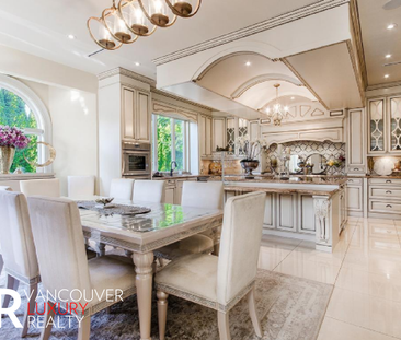 House in Surrey, BC - Photo 4