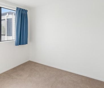 Townhouse in a convenient location! - Photo 5