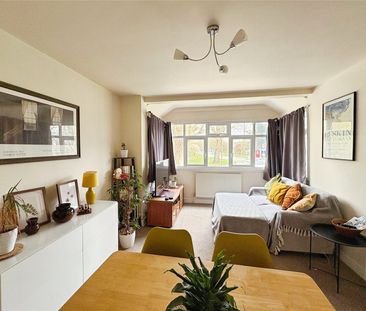 Kingfield Road, Woking, Surrey, GU22 9AA - Photo 1