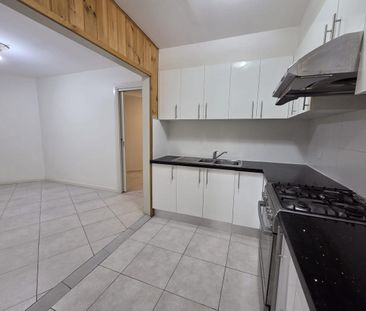 Modern 2 Bedroom Granny Flat – Utilities Included! - Photo 6