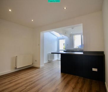 2 bedroom end of terrace house to rent - Photo 1