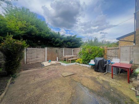 4 bedroom house share to rent - Photo 3