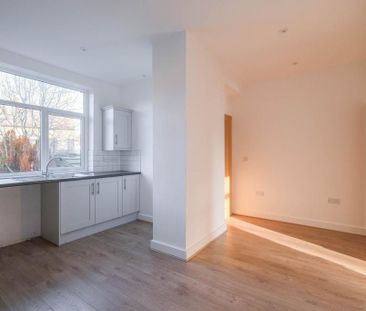 3 bedroom terraced house to rent - Photo 2