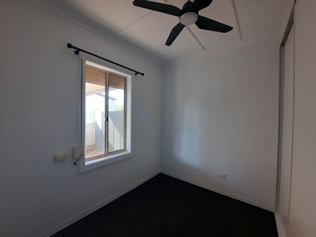 To register & apply for this property, please use this link: https://snug. com/ - Photo 4