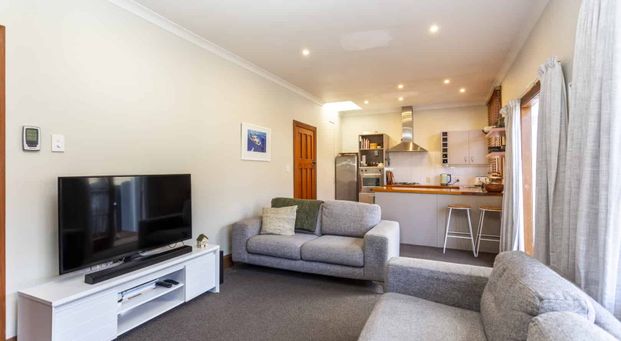 Lovely 3-bedroom character home! - Photo 1