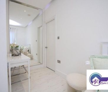 1 bedroom in a flat share to rent - Photo 4