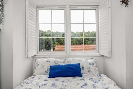 Platinum Apartments, Lower Road, Kenley, CR8 - Photo 4