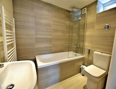 1 Bedroom Apartment To Let - Photo 3