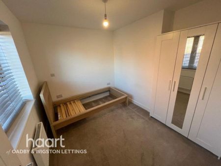 3 bedroom detached house to rent - Photo 4