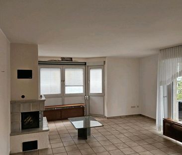 Helle 3,5 Zimmer-Wohnung mit Kamin und zwei Balkonen 93m² Do-Süd - Photo 1