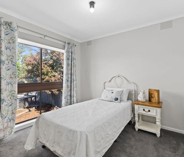 Immaculate Three Bedroom House - Photo 5