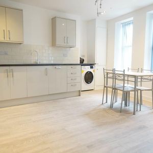 Apartment 2, 278 High Street - Photo 2