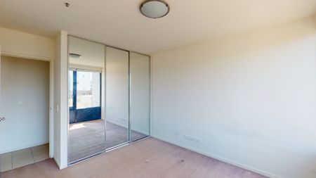 Light Filled Apartment In The Heart Of Brunswick - Photo 3