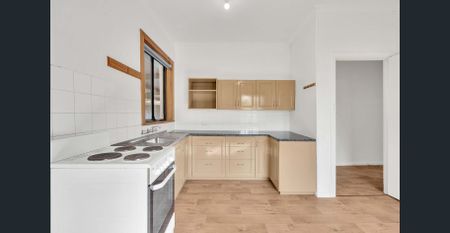 Spacious & Freshly Updated Family Home! - Photo 2