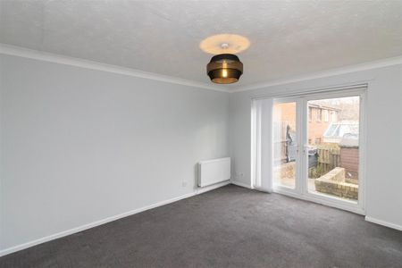 2 Bedroom House - Terraced - Photo 5