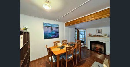 COZY 3-BED HOME WITH TIMBER DECK AND OUTSIDE ENTERTAINMENT AREA! - Photo 5