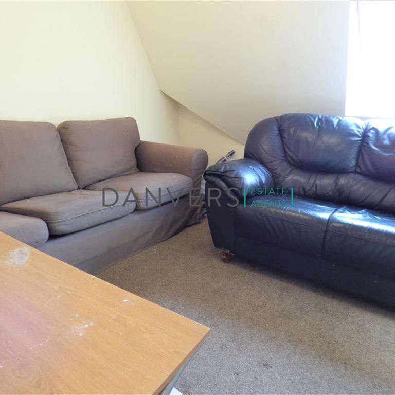 4 bedroom apartment to rent - Photo 1