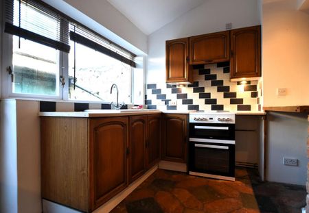 2 bedroom terraced house to rent - Photo 2