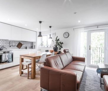 2 bedroom flat to rent - Photo 3