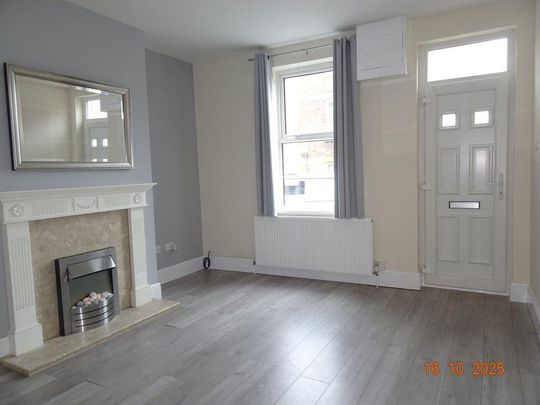 2 bedroom terraced house to rent - Photo 1