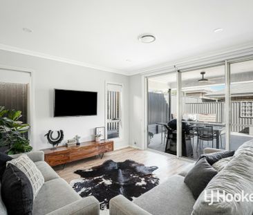 Beautiful 4 Bedroom Home in Fantastic Location! - Photo 1