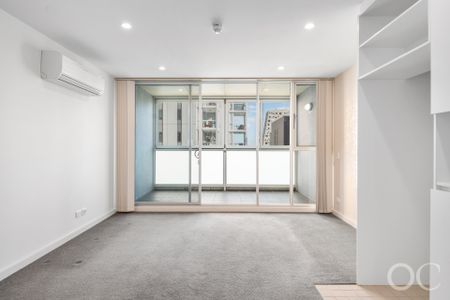 Open the Door to Your Private City Retreat - Photo 2