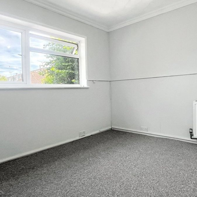 2 bedroom property to rent - Photo 1