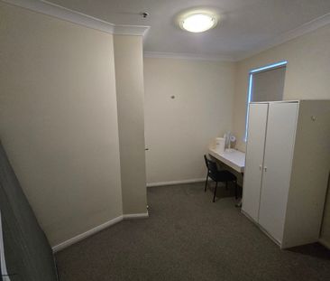 Chippendale - Photo 4