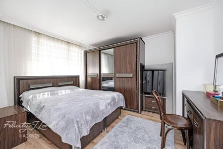 3 bedroom flat to rent - Photo 3