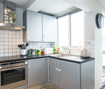 2 bedroom flat with balcony TO LET in prime Maida Vale - Photo 5