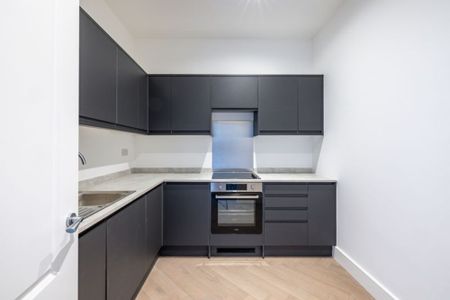 To Let 2 Bedroom Apartment - Photo 2