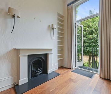 An exceptional Victorian townhouse with a private roof terrace and ... - Photo 5