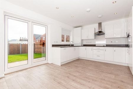 3 bedroom end of terrace house to rent - Photo 4