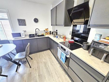 2 bedroom apartment to rent - Photo 3