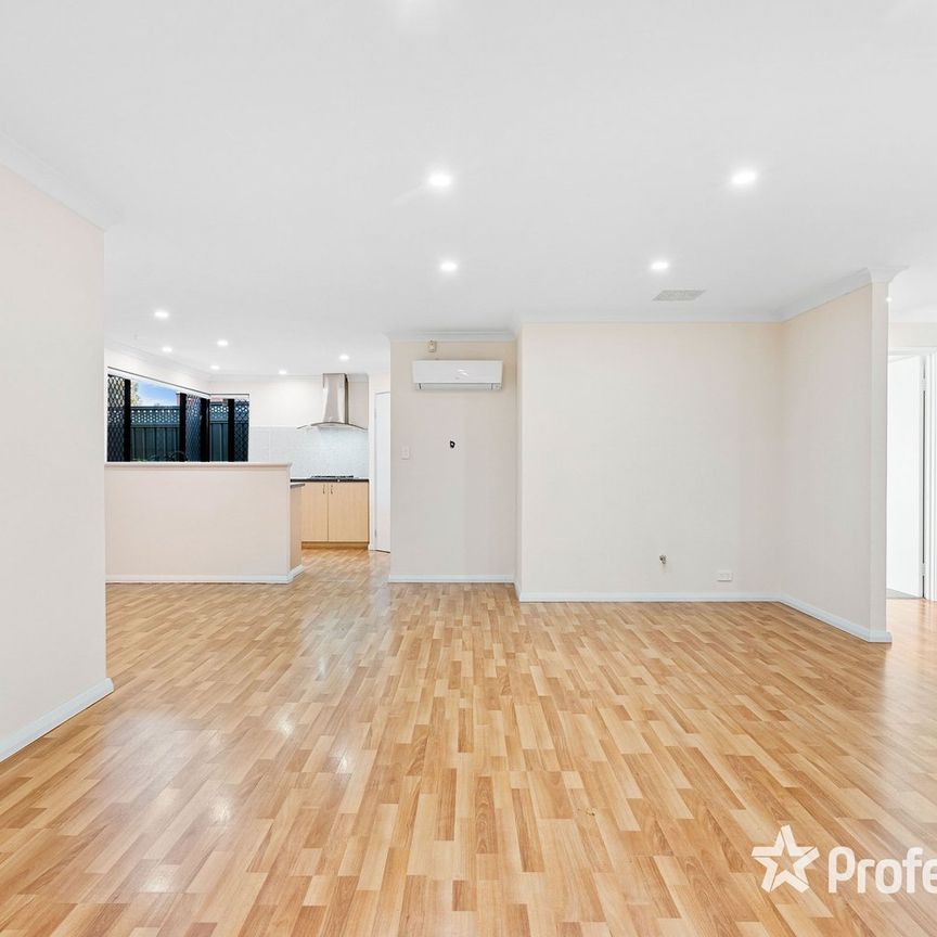 Spacious & Private 3-Bedroom Rear Villa! - Photo 1