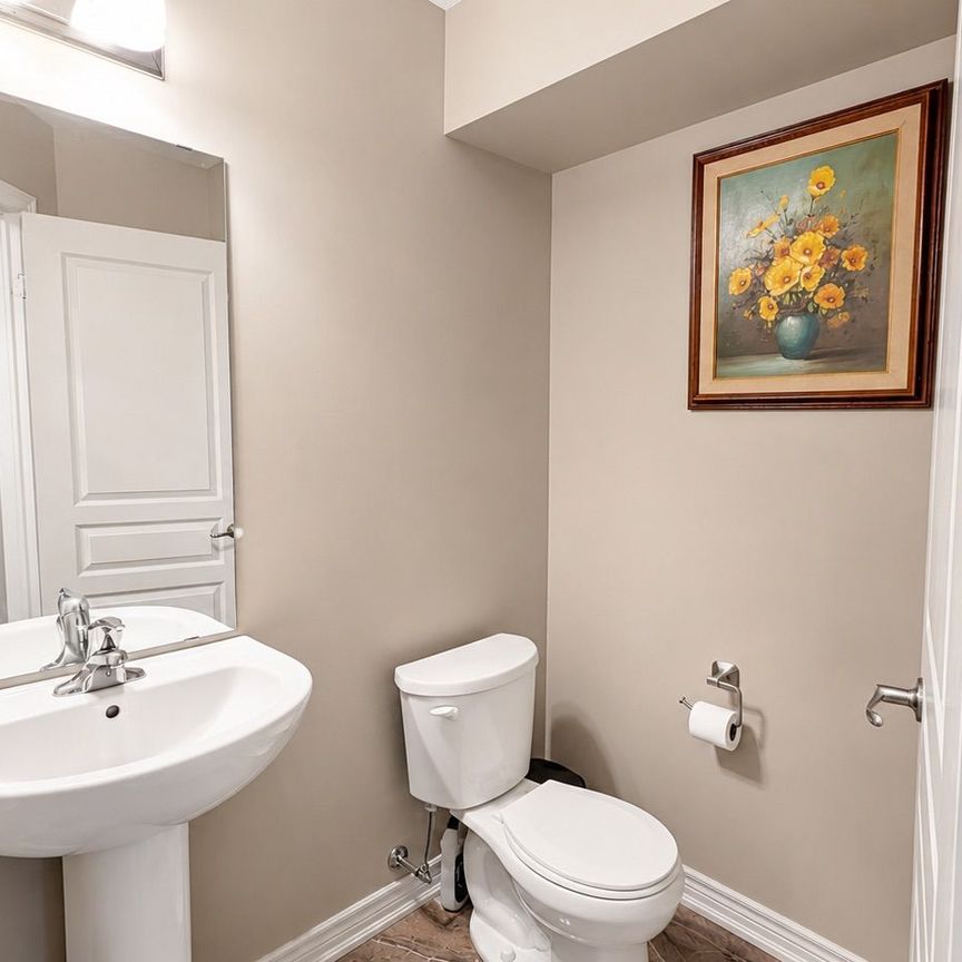 For Lease - 7636 Green Vista Gate, Niagara Falls, Ontario - Photo 1