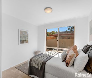 Beautifully updated three-bedroom home - Photo 6